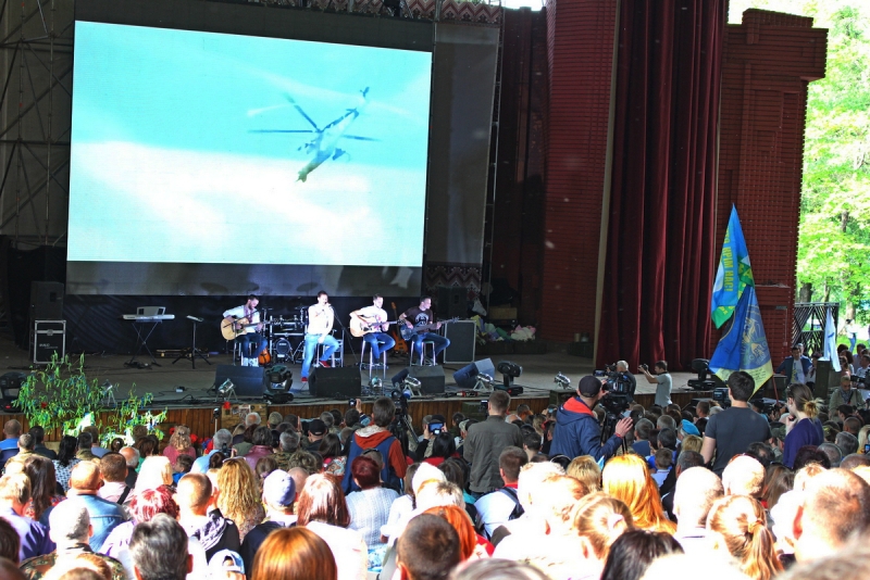 У місті Дніпро пройшов перший в Україні фестиваль пісень, народжених в АТО (9).jpg